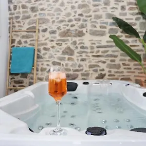 profitez-dune-douce-nuit-avec-jacuzzi.inbrittany.com/